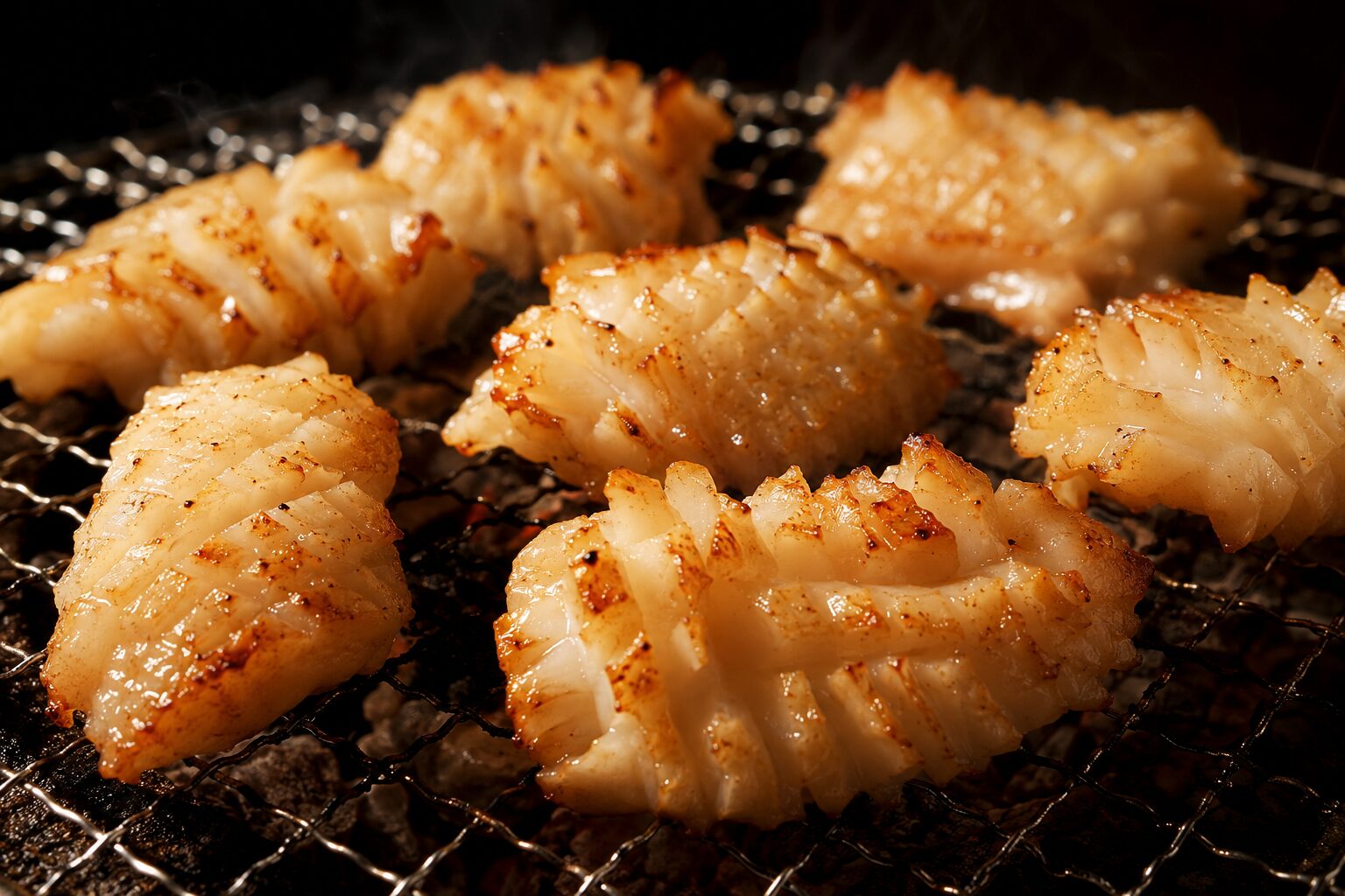 切り込みを入れたミノの焼肉